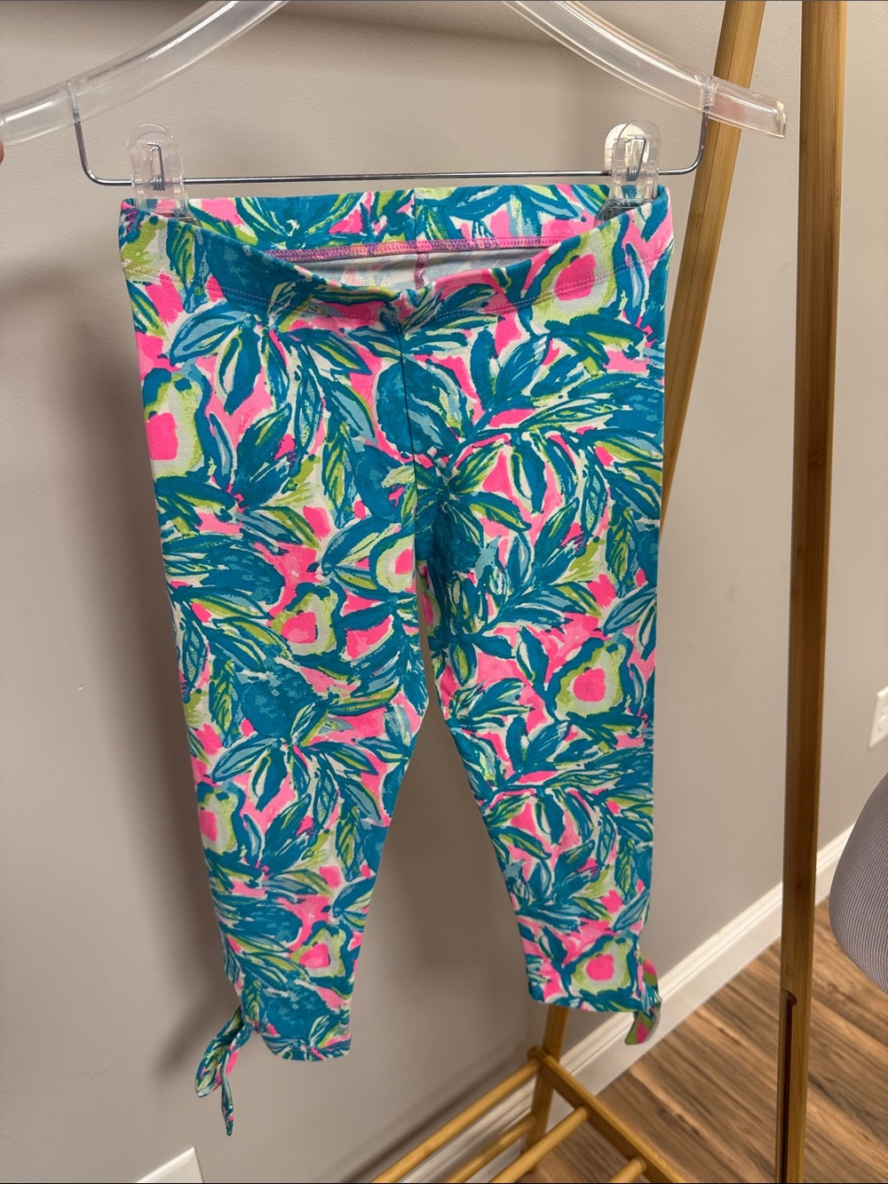 Lilly Pulitzer Guac and Roll Pink & Teal Avocado Tropical Tie-Hem Leggings